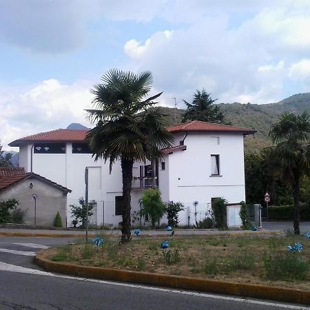 La Casa Bianca Lägenhet Roe Exteriör bild