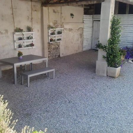 La Casa Bianca Lägenhet Roe Exteriör bild