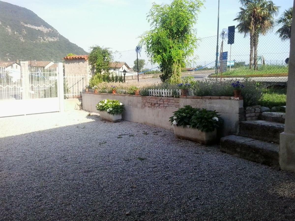 La Casa Bianca Lägenhet Roe Exteriör bild