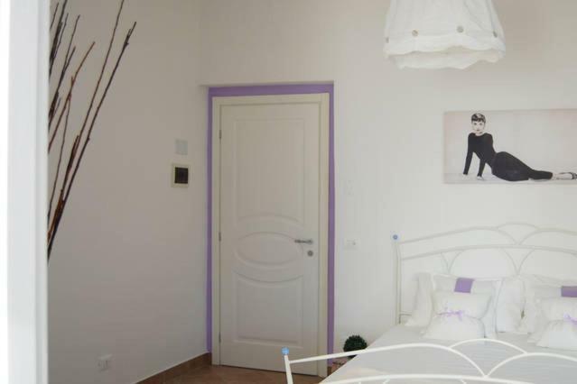La Casa Bianca Lägenhet Roe Exteriör bild