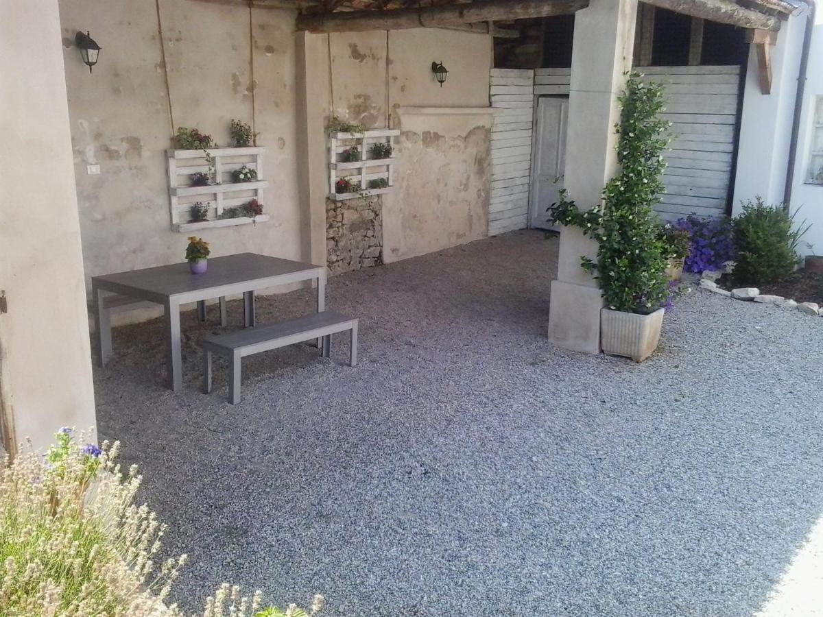La Casa Bianca Lägenhet Roe Exteriör bild